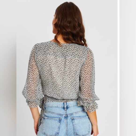 Abercrombie & Fitch Black and White Wrap Blouse - Picture 7 of 12